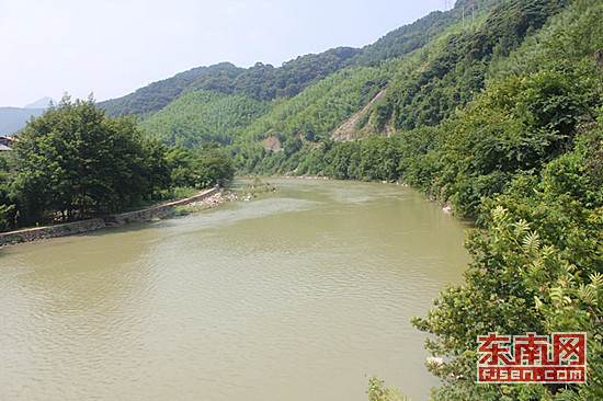 水口镇村场村旁景色